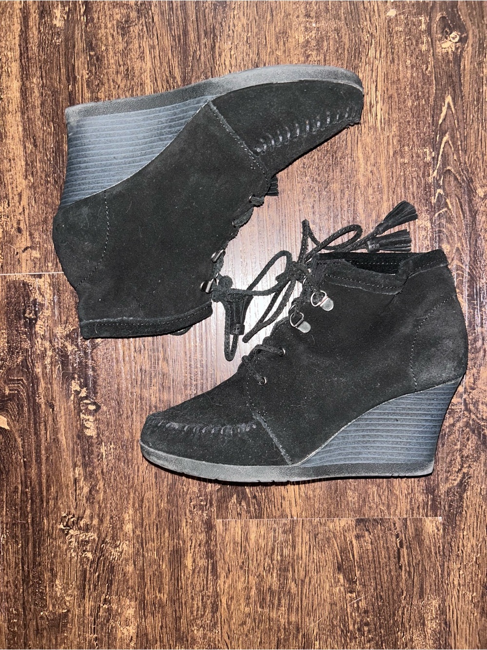 Minnetonka Black Suede Lace-Up Wedge Ankle Boots